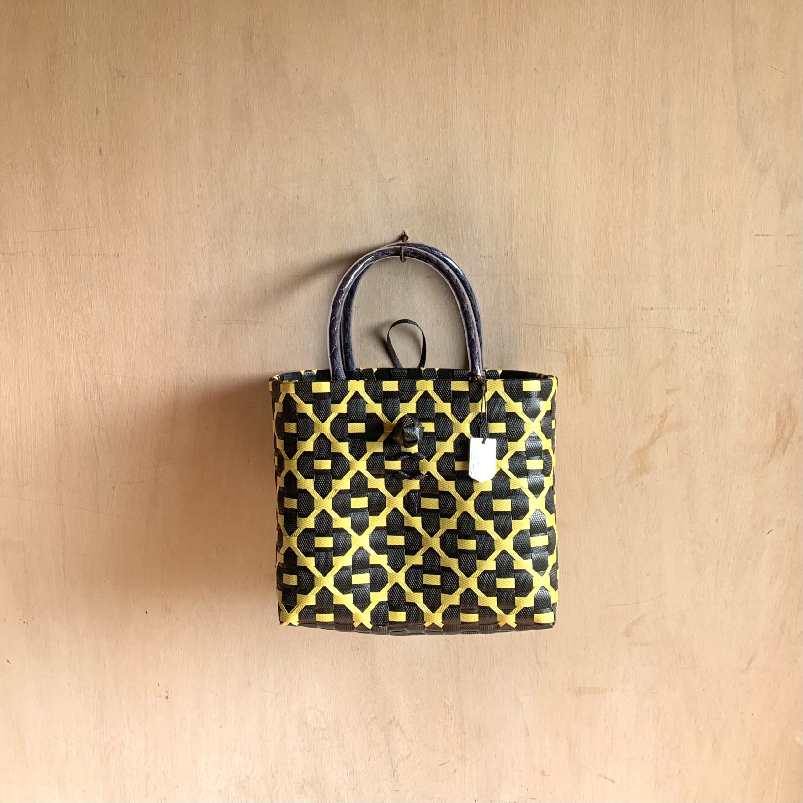 Embos Bunga Black × Yellow S